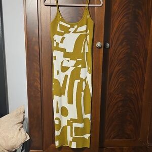 Beautiful Green And Cream Sweater Maxi-Dress - Size Small